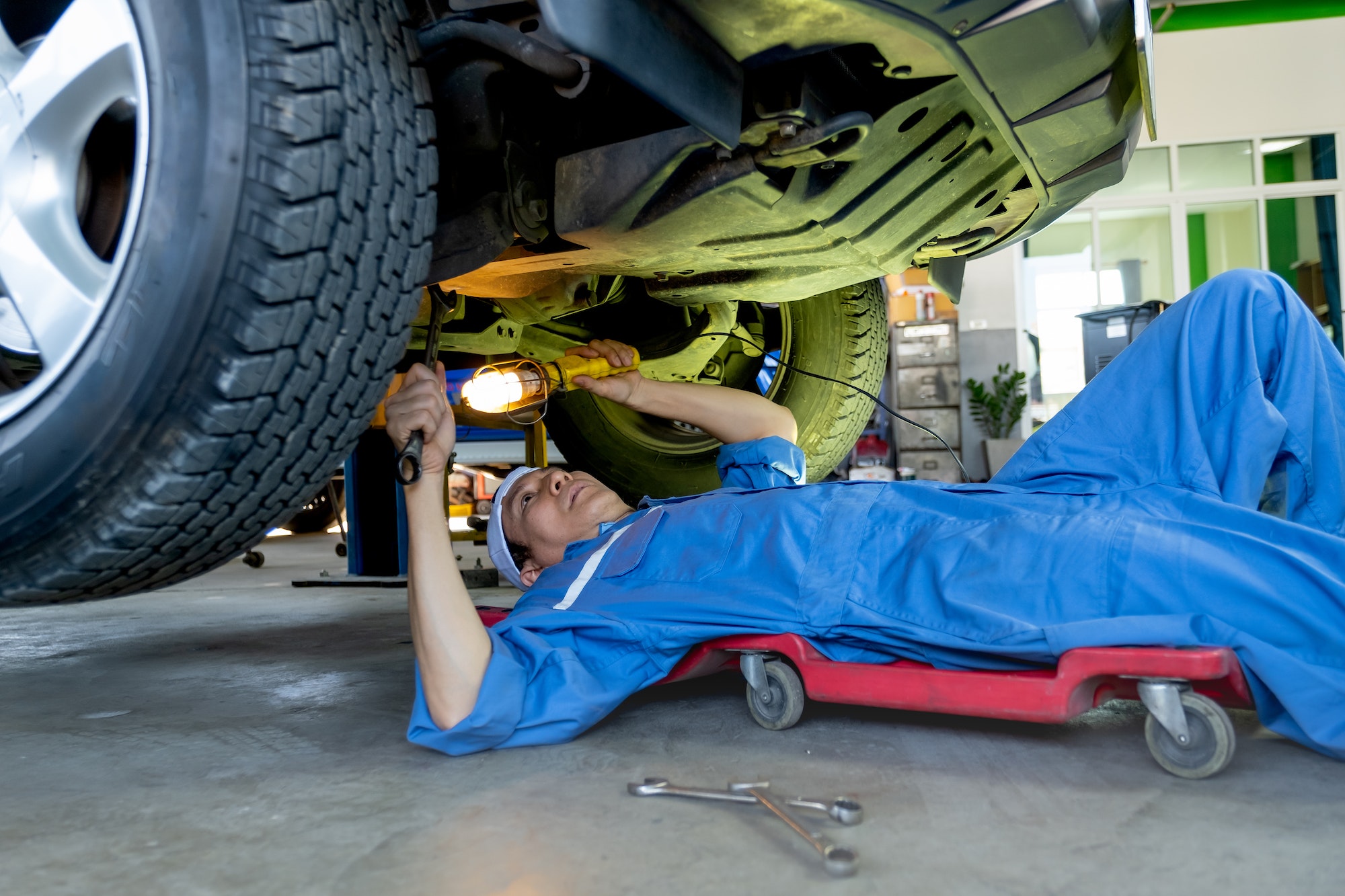 mecânico técnico e garagem