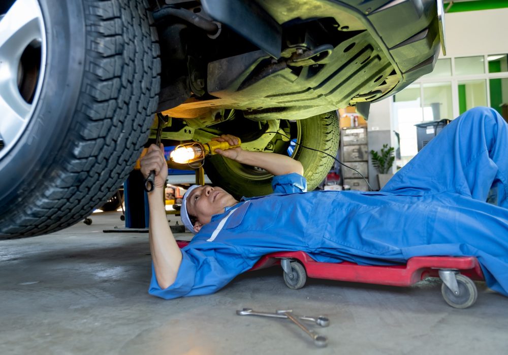 mecânico técnico e garagem